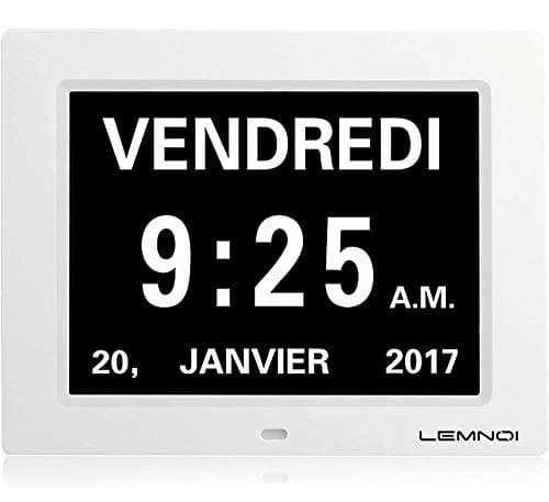 LEMNOI de Noël 8" Pouce LCD Horloge Numérique Calendrier avec Date Jour Et Heure Horloge Non-Abrégée Auto Dimming 8 Langues HD Display Rappel pour Alzheimer Le Personne âgée et Le Enfant