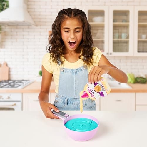 Cookeez Makery Pancake Treatz, Fais Apparaître Une Peluche Parfumée, Place Le Mélange sur la Poêle et Retourne Le Pancake : Une Peluche Parfumée Interactive Apparaît, Quelle Surprise Vas-Tu Créer