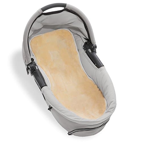 Doublure en peau d’agneau de haute qualité COMFORT de WERNER CHRIST –PREMIUM universelle pour Nacelles, Poussettes, Buggy et Jogger, 100% peau d’agneau en beige, grand confort pour votre bébé