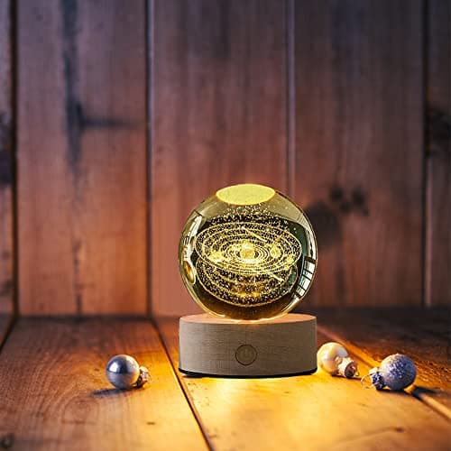 JAWSEU Veilleuse Boule de Cristal 3D USB, Lampe LED Sur Base en Bois Massif Pour Chambre et Bureau - Décoration et Ornement