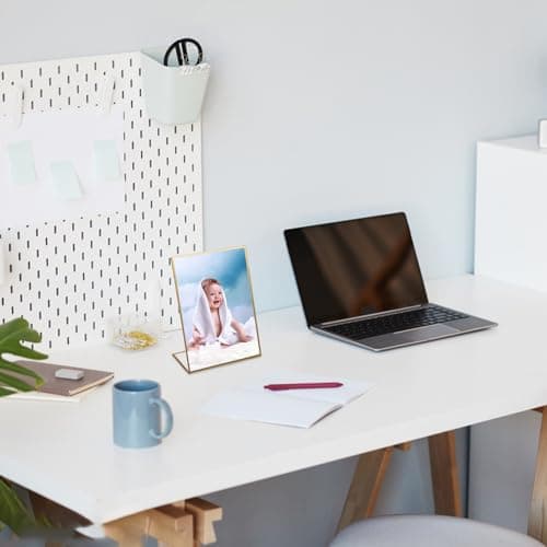 3 Pièces Incliné Présentoir de Table en Acrylique avec Bordure Dorée, Porte Affiche Menu en L, Transparent Présentoir Publicitaire de Table, 5x7 Pouces Supports de Panneau pour Cadres Photo Menus