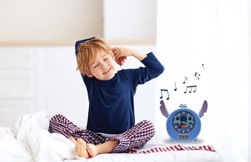 Lexibook, Disney Stitch, Mon Compagnon de Nuit Éducatif, Réveil, veilleuse, similateur d'aube et conteur d'histoires, avec câble Secteur, Bleu, RLT100D