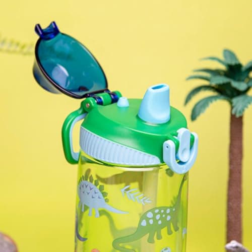 bzyoo Bouteille d'eau pour enfants de 473,6 g – Étanche et facile à ouvrir ! Vert avec de jolis motifs de dinosaures. Dispose d'une poignée et d'une fermeture sécurisée. Comprend une paille pratique
