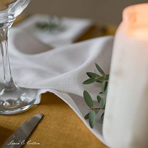 Linen & Cotton 4 Serviettes de Table en Tissu Hygge -100% Lin, Blanc (45 x 45 cm) Lavable Carré pour Home Maison Salle à Manger Table Basse en Bois Cuisine Anniversaire Bapteme Mariage Fête Dîner Noël