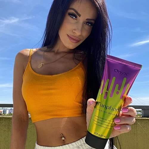 Onyx Tanphoria Lotion Accélératrice de Bronzage | Bronzage Ultra-Foncé et Uniforme | Améliore la Profondeur de la Couleur Après Chaque Séance | Favorise un Teint Doré et Éclatant Toute l'Année