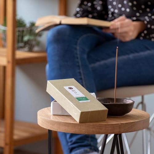 Asayu Japan Bâtons Encens Japonais Traditionnels Parfum Patchouli 40 g - pour Méditation, Détente, et Yoga - Fabriqué au Japon Artisanalements