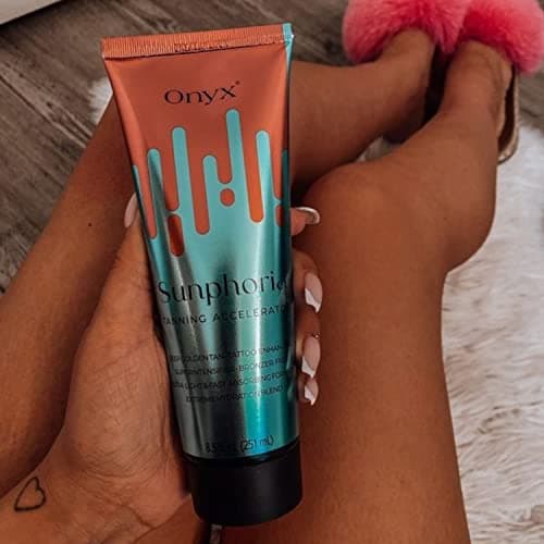 Onyx Sunphoria Solarium Crème sans autobronzant – Crème solaire avec accélérateur de bronzage – Hydratation extrême avec extrait de pêche pour hydrater la peau