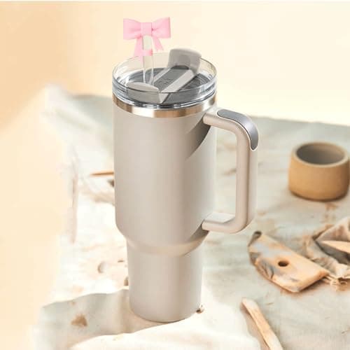 Hebterrka Lot de 3 couvercles de paille classiques en forme de nœud rose - Compatible avec les gobelets Stanley de 10 mm et de 100 ml - Embouts de paille réutilisables - Accessoires pour gobelets