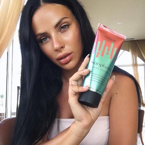 Onyx Sunphoria Solarium Crème sans autobronzant – Crème solaire avec accélérateur de bronzage – Hydratation extrême avec extrait de pêche pour hydrater la peau