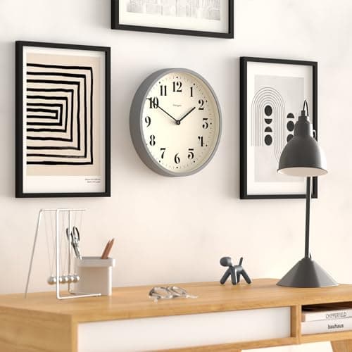 NEWGATE® Horloge Murale Moderne en Forme de Chiffre Quatre - Petites horloges murales - Horloge Ronde - Horloge de Cuisine - Horloges pour Le Salon - Horloge de Bureau (Bleu Marine)