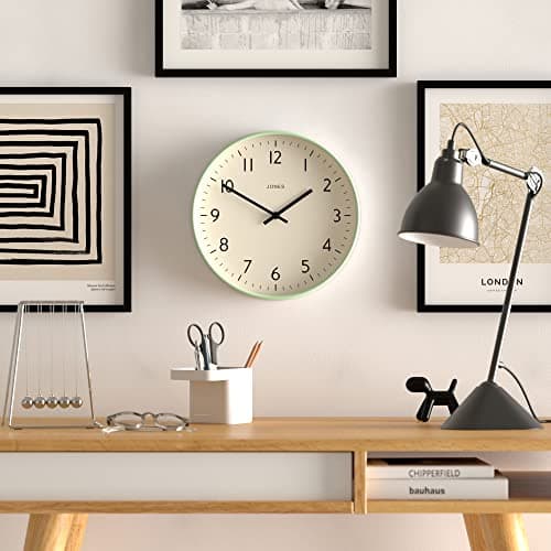 JONES CLOCKS®, Horloge Murale Studio, Monture en Couleur crème et Aiguilles Noires 30 cm (Néo Menthe)