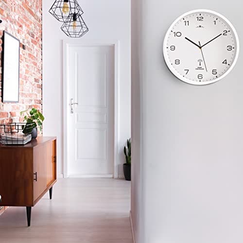 Monzana® Horloge Murale Radio pilotée à Quartz silencieuse Blanche Ø 31cm avec trotteuse Changement d'heure Automatique