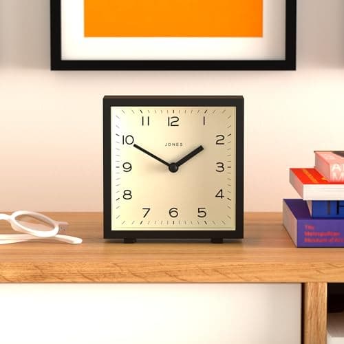 JONES CLOCKS Horloge de Bureau Disco » – Design carré élégant en Noir, élégant et Facile à Lire pour Une étagère, Une Table, Une cheminée ou Un Chevet