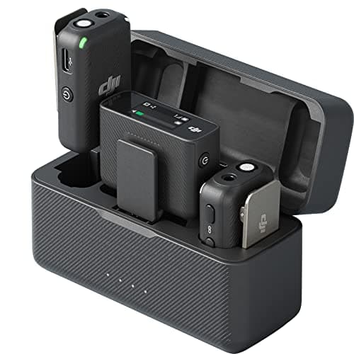 DJI Mic (2 TX + 1 RX + Boîtier recharge) - Compact et Portable micros Lavalier sans Fil à Enregistrement à Double Canal, Transmission à 250 mètres, 15 heures, Système pour Smartphones, caméras