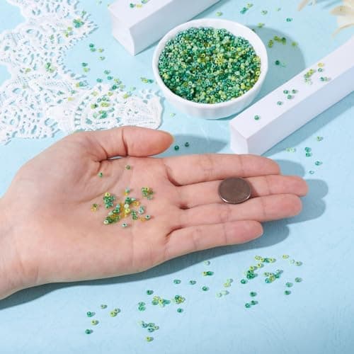 Craftdady Lot de 12 500 perles de rocaille en verre 12/0 de 2 mm - Petites perles poney de couleurs mélangées pour la fabrication de bijoux - Vert