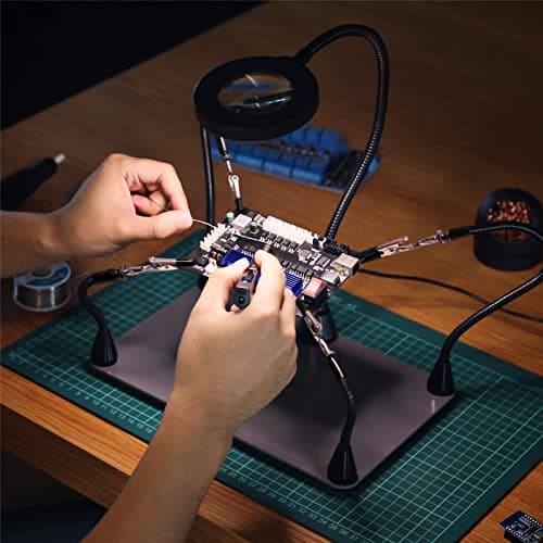 SainSmart Station de soudage magnétique avec une base plus grande de 28 x 18 cm, lampe loupe LED 5x, 4 supports de circuit imprimé et 4 mains d'aide magnétiques flexibles