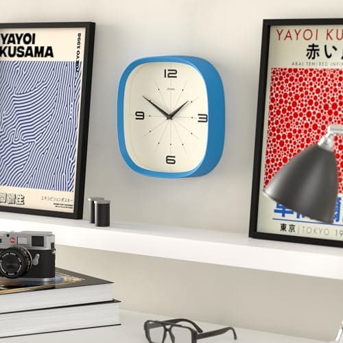 JONES CLOCKS® Horloge Murale Pulsar | Horloge rétro carrée Arrondie | 25 cm | Bleu | Look de Designer Cool pour Cuisine, Salon ou Bureau
