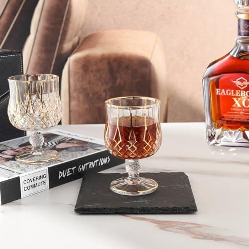 GLASKEY Lot de 2 Verres à Cognac en Cristal - décorés à la main avec de l'or 24K, Verres à Brandy à pied court pour Bourbon, Scotch, Tequila, Armagnac, Rhum, Bière, Liqueur - 21cl