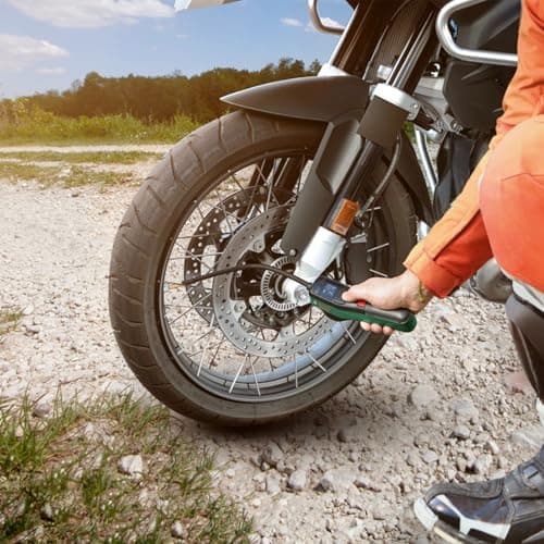 Bosch Home and Garden Pompe pneumatique sans-Fil Bosch – EasyPump (livré avec 1 Sac Textile, 1 Adaptateur de débit, 1 Aiguille à Ballon, 1 câble USB)