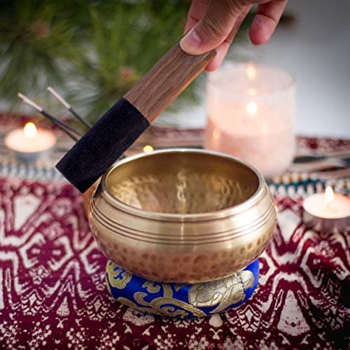 Zenamaste • Bol Tibétain Chantant Méditation Fait à la main à Bhaktapur (Népal) - 450gr ⌀11,5cm - Coffret Zen - Papier népalais - Coussin Bol Chantant (Métaux Anciens Chakra) - Maillet Bois