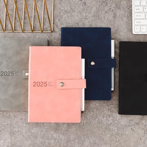 Agenda académique journalier 2025 de janvier 2025 à décembre 2025 avec couverture rigide et stylo, marque-page, onglets mensuels, autocollants et poche intérieure (rose) Format A5