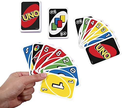 Mattel Games UNO Classique, Jeu De Cartes Familial pour Enfants Et Adultes, Jeu De Société pour Soirée Jeux en Famille Ou en Voyage, 2 À 10 Joueurs, Jouet pour Enfant de 7 Ans et Plus, W2087