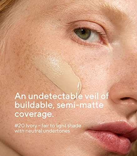 MÁDARA Organic Skincare | Fond de teint peptidique semi-mat SKINONYM, #20 IVOIRE, 30 ml - Renforcé par des peptides de soutien du collagène, fini semi-mat, s'adapte à la structure de la peau.