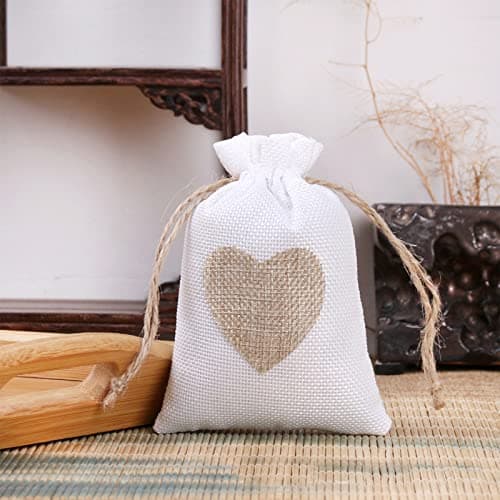 VEGCOO 24Pcs Motif de Coeur Sachets en Toile de Jute Pochettes 10 * 14CM, pour Dragees Mariage pour Bonbons Adeaux Cadeau Baptême Anniversaire Noël Petit (Blanche)
