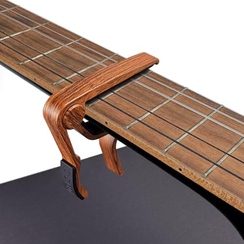 WiNGO Capodastre Guitare, Alliage Flat Classical Capo de Guitare Pour Corde en Nylon Guitare Classique Avec 5 Médiators, Couleur Bois.