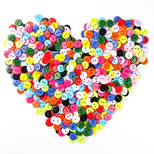 Furuising Lot de 600 Boutons Colorés, 11,5 mm à 2 Trous en Résine Boutons Ronds Bouton avec Boîte de Stockage pour Enfants Vêtements Couture Artisanat Ornements et Bricolage Ornement Fait à la