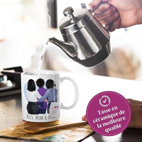 Cupdarling® Tasse Personnalisable Cadeau Mamie Avec 2 Petite-Filles - Cadeau Anniversaire Mamie - Cadeau Fete Des Meres - Mug Original Pour Mamie - 330 mL Céramique
