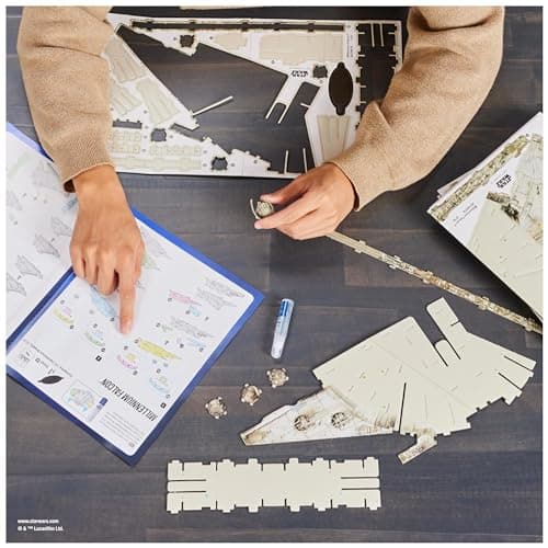 4D BUILD - Puzzle 3D Star Wars - Maquette Star Wars 223 Pièces - Faucon Millenium Inspiré de la Saga - Puzzle Adulte - Jeu de Construction à Collectionner - Jouet adulte - Jeu Enfant 12 ans et +