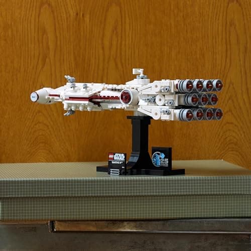 LEGO Star Wars Tantive IV, Vaisseau Spatial à Collectionner, Set de Construction Créatif pour Adultes, Véhicule Mythique, Idée Cadeau d’Anniversaire pour Fans de la Saga 75376