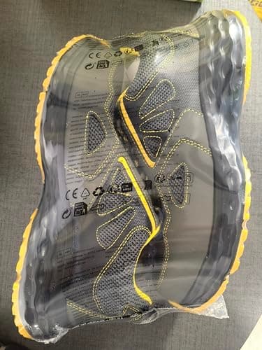 ISOOUS Chaussures de Sécurité Hommes Chaussures de Travail Femmes Légère Embout Plastique Basket Securite Antidérapante Cuisine Gris Jaune EU 45