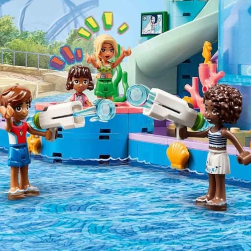 LEGO Friends Le Parc Aquatique de Heartlake City - Set de Construction - Jeu Créatif pour Les Enfants dès 8 Ans - Inclut 3 Mini-poupées, Une Micro-poupée, 3 Toboggans et Un Jacuzzi 42630