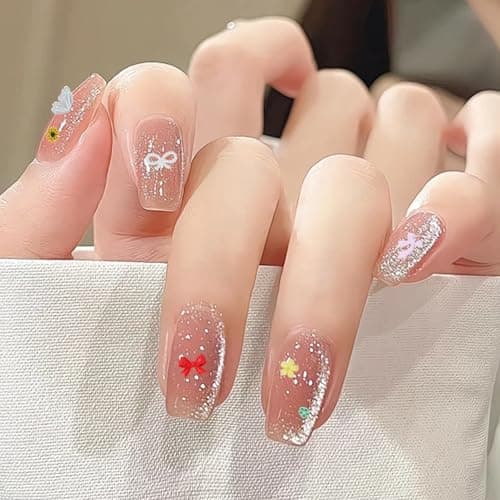 Lot de 500 Charmes D'ongles 3D, Multistyle Perles Décoratives pour Nail Art, Aléatoire Bijoux Ongle de Résine, Coeur Ours Noeud Papillon Fleur Nail Art Bijoux pour Femmes Filles DIY