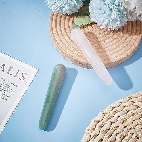 Arricraft 2 baguettes de Massage en Cristal, Quartz Rose Naturel/Baguettes D'Aventurine Verte Bâtons de Massage en Cristal Pierre de Massage Gua Sha pour le Visage, Yeux, Détente Complète du Corps