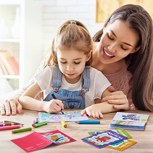 THE TWIDDLERS 24 Mini Livres de Coloriage pour Enfants – Format A6, Dinosaures, Animaux de la Ferme & Plus - Cadeaux Invités, Pochettes Surprises, Sacs Cadeaux, Anniversaire, Mariages, Pâques