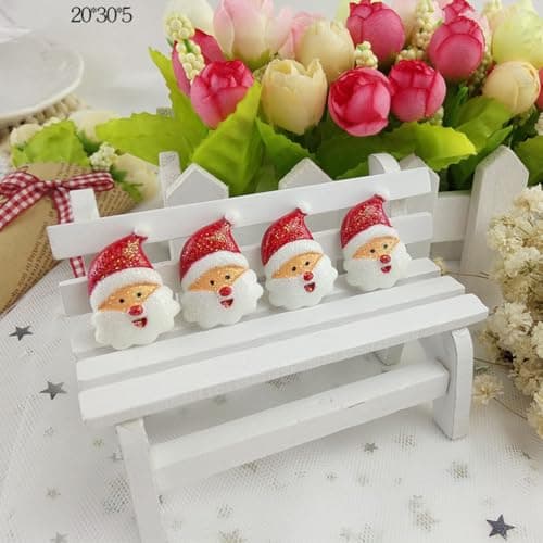 SUPVOX 50pcs Accessoires de Noël Miniatures Résine Cloches Chapeaux Noel Bonhomme de Neige Canne de Bonbon Artisanat Breloque Charmes Noël (Modèle Assorti)