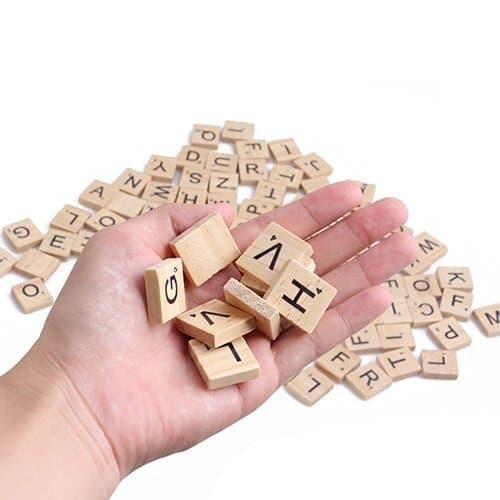 KlsyChry 100 pcs Bois Lettres Noir en Bois Lettre Jigsaw Puzzle Alphabets A à Z Tuiles pour Décoration DIY en Bois Pièces De Jeu Amis Famille Jouer Artisanat