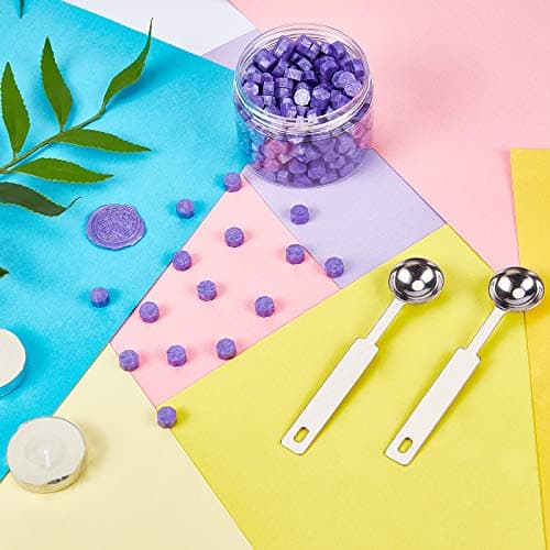 CRASPIRE 300 pièces de Perles de Cire à Cacheter Octogonales Bâtons avec 4 bougies à Thé et 2 pièces de Cuillère à Cire pour le Cachetage de Timbres de Cire (Violet Perle)