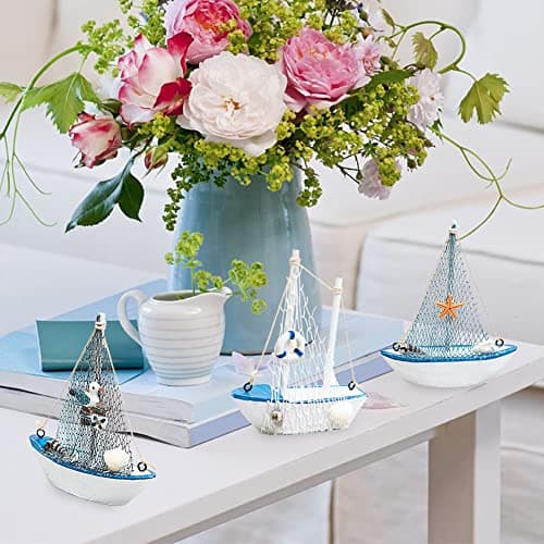 JAWSEU Modèle de Voilier en Bois, Mini Voilier Modèle Décoration Miniature Bateau à Voile Nautique Ornements de Voilier Petits Bateaux en Bois avec Filet Pêche Jouet de Marine Ornements de Table