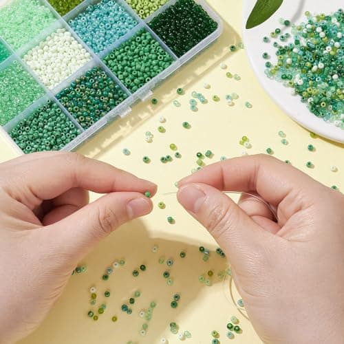 UR URLIFEHALL Lot de 3 600 mini perles intercalaires en verre 8/0 pour fabrication de bijoux - 12 couleurs - Vert