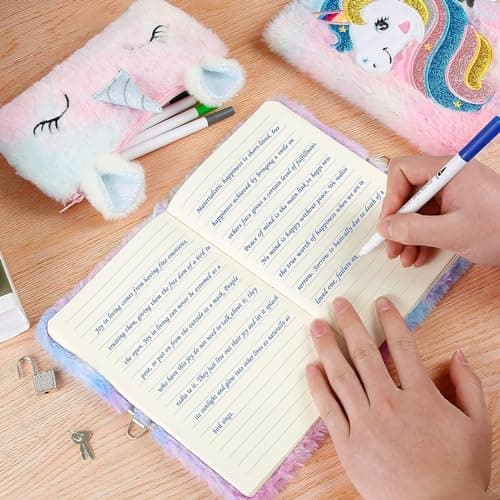 Lassuzie Journal Intime Fille avec Cadenas, Carnet Secret pour Fille en Peluche Comprenant Une Cahier A5 et Une Licorne Trousse à Crayons, Cadeau Licorne pour Fille 5 6 7 8 9 10 11 12 Ans