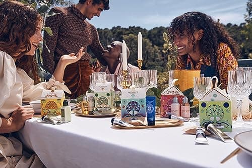 L'OCCITANE - Coffret de Noël Maisonnette Fleurs de Ceriser - Mousse Douceur Gel Douche, Lait Perlé Corps et Crème Mains - Fabriqué en France