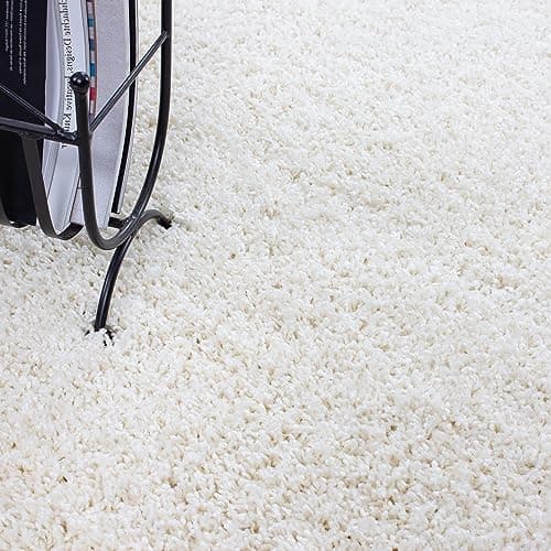 Teppium Tapis de salon moderne à poils longs - 140 x 200 cm - Crème - Moelleux - Facile d'entretien - Pour chambre à coucher, cuisine et salle à manger