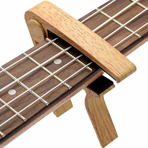 WINGO Capodastre Guitare, Alliage Capo de Guitare Pour 6 Cordes Folk Guitare Acoustique, Guitare Electrique et Ukulélé avec 5 Médiators, Original Bois Couleur.
