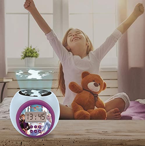 Lexibook Réveil projecteur Disney La Reine des Neiges 2 Anna Elsa avec fonction alarme et répétition snooze, veilleuse avec minuterie, écran LCD, à piles, bleu/violet, RL977FZ