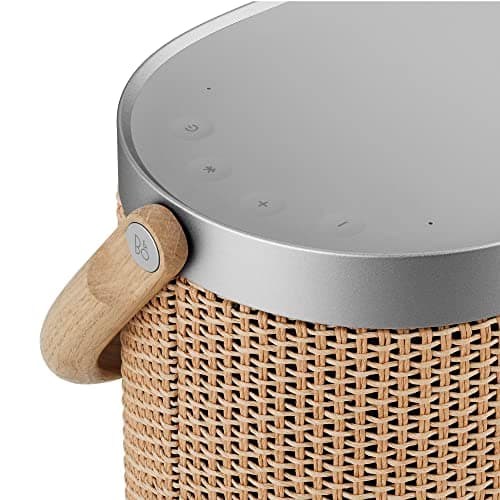 Bang & Olufsen Beosound A5 - Enceinte Puissante Design Modulaire et Circulaire Bluetooth Portable et WiFi Connectée, Autonomie Longue Durée et Dotée d’un Chargeur Sans Fil Intégré - Nordic Weave