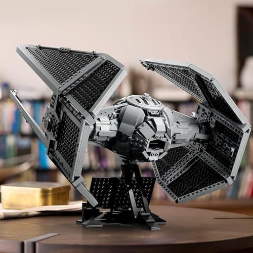 LEGO Star Wars L’Intercepteur TIE - Set de Construction pour Adultes de la Collection Ultimate Collector Series S - Réplique de Chasseur en Briques à Construire, à Collectionner et à Exposer - 75382